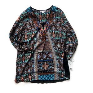 🎉 NWT Colorful V-Neck Blouse